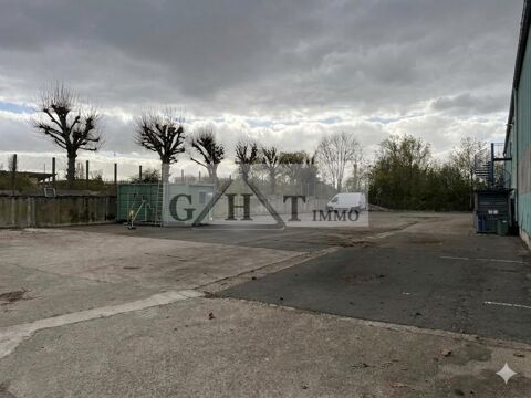   ENTREPOT 3700 M² A VENDRE A VAUX LE PENIL 