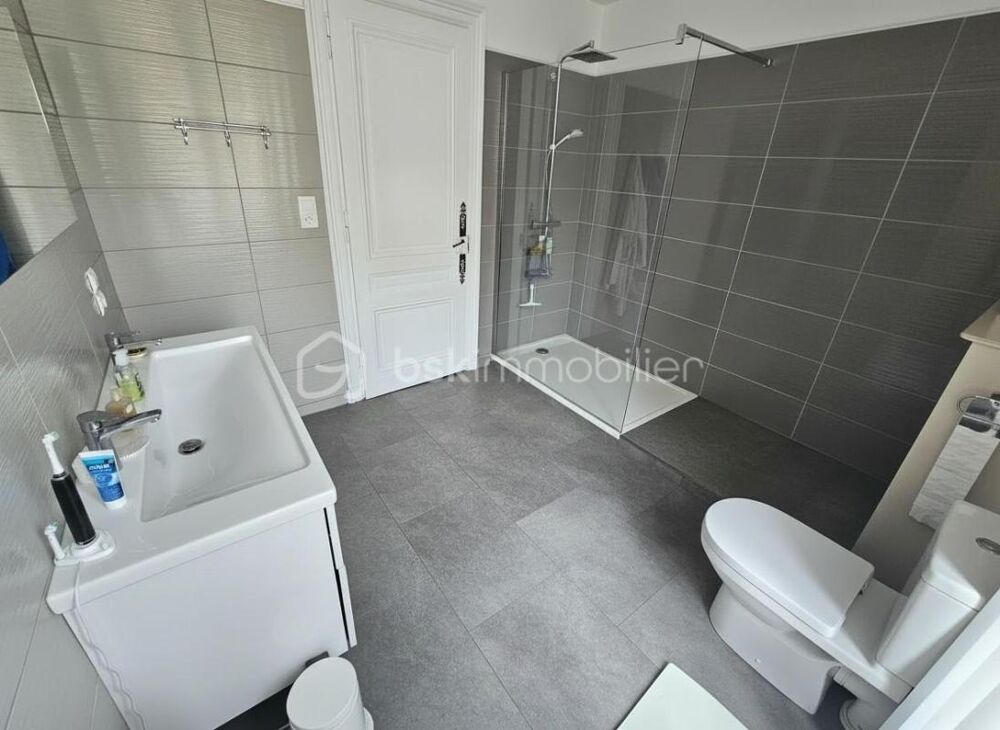 à vendre  Propriété/château Saint-Paul-en-Cornillon (42240)