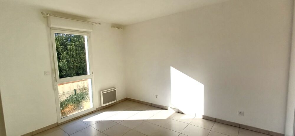 Appartement T2 avec parking et terrasse à HYERES