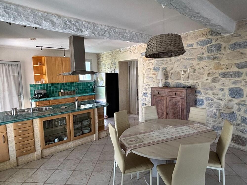 Propriété ancienne avec jardin, piscine, grand garage