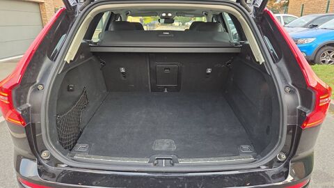 XC60 T6 Recharge 2.0 Ti 253 Plug in Hybrid 145 AWD Geartronic8 Pl 2024 occasion 78180 Montigny Le Bretonneux