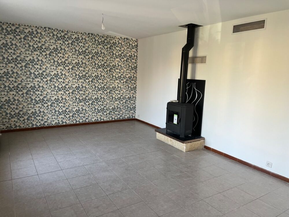Maison lumineuse et bien entretenue de 3 chambres sur entresol aménageable à RIBERAC (24)