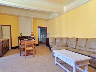  Immeuble à vendre 13 pièces 325 m²