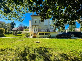  Maison � vendre 9 pi�ces 240 m�