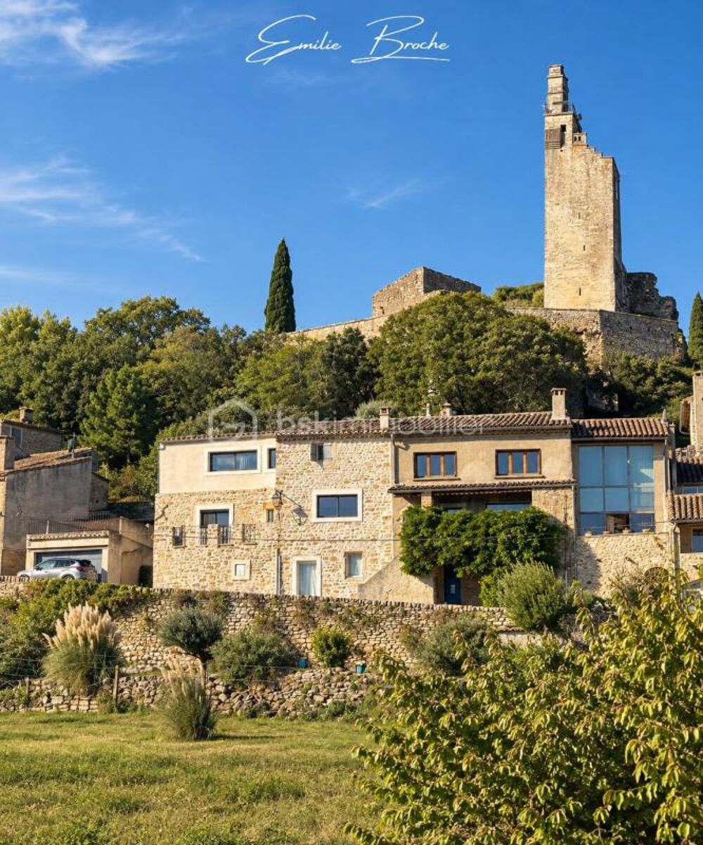 Une vue panoramique, un charme incomparable : maison de village avec gîte et terrasses