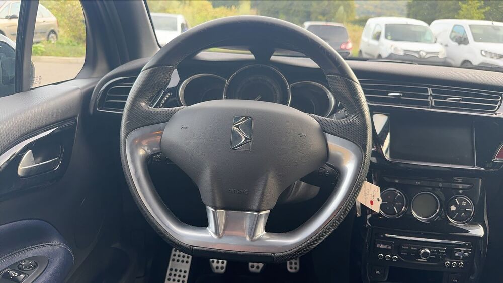 DS3 1.6 BlueHDi 120 Sport Chic 2015 occasion 38300 Bourgoin Jallieu