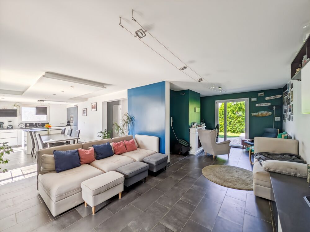 À vendre Maison 6 pièces LOISIN (74) Maison familiale avec piscine et dépendance  Secteur recherché aux portes de Genève