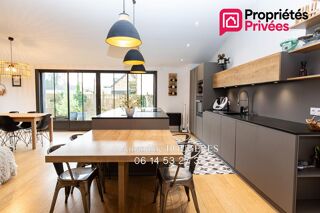  Maison à vendre 15 + pièces 218 m²