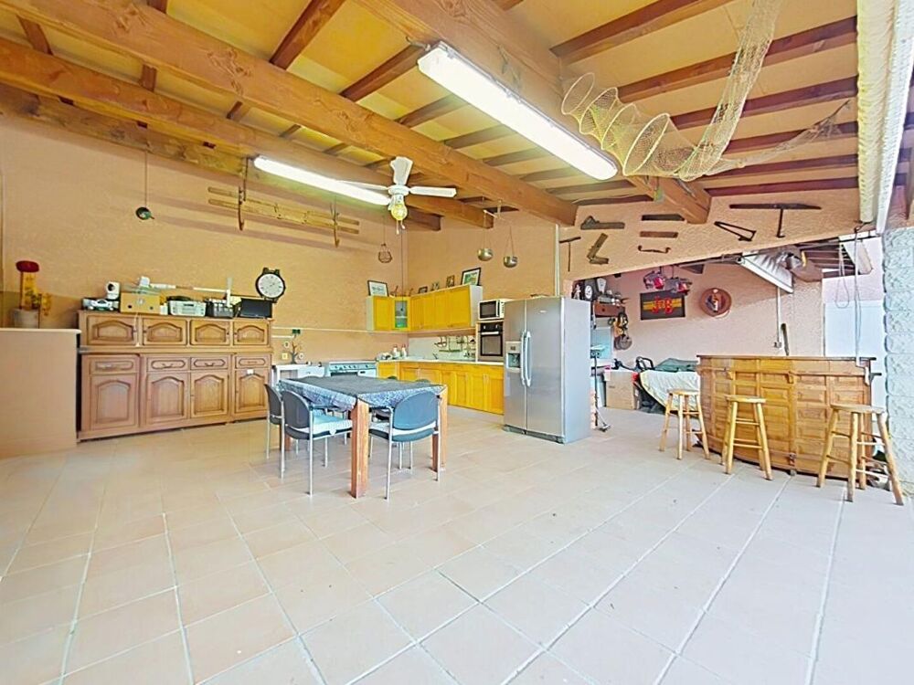 Maison Saint Nazaire D Aude 5 pièce(s), piscine, cuisine d'été, garage