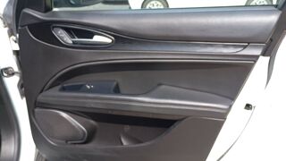 Stelvio 2.2 JTD 190 Q4 AT8 Executive - Automatique Toit ouvrant 2018 occasion 14400 Vaucelles