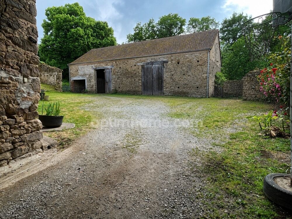 Maison de charme avec deux granges et cour intérieur 1370 m2