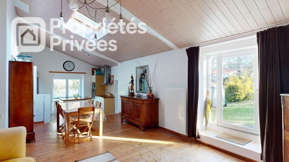 Maison Poiroux.Vente à termes libre d'occupation. 6 pièce(s) 115 m2