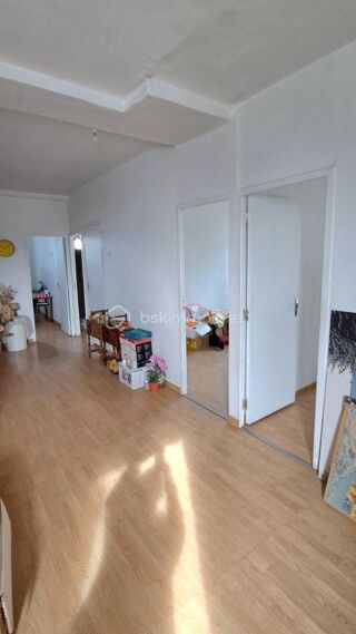  Immeuble  vendre 7 pices 200 m
