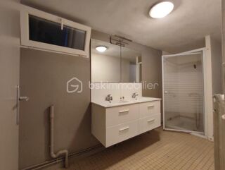  Propriété/château à vendre 4 pièces 74 m²