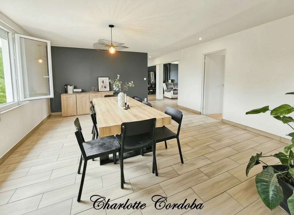 ? Maison entièrement rénovée  2 chambres, possibilité 3  Double garage à Xaintrailles