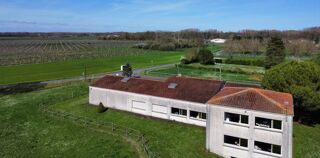  Maison à vendre 15 + pièces 689 m²