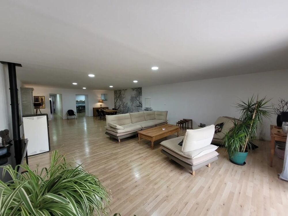 Maison de 5 pièces de 220 m² à Les Portes du Coglais