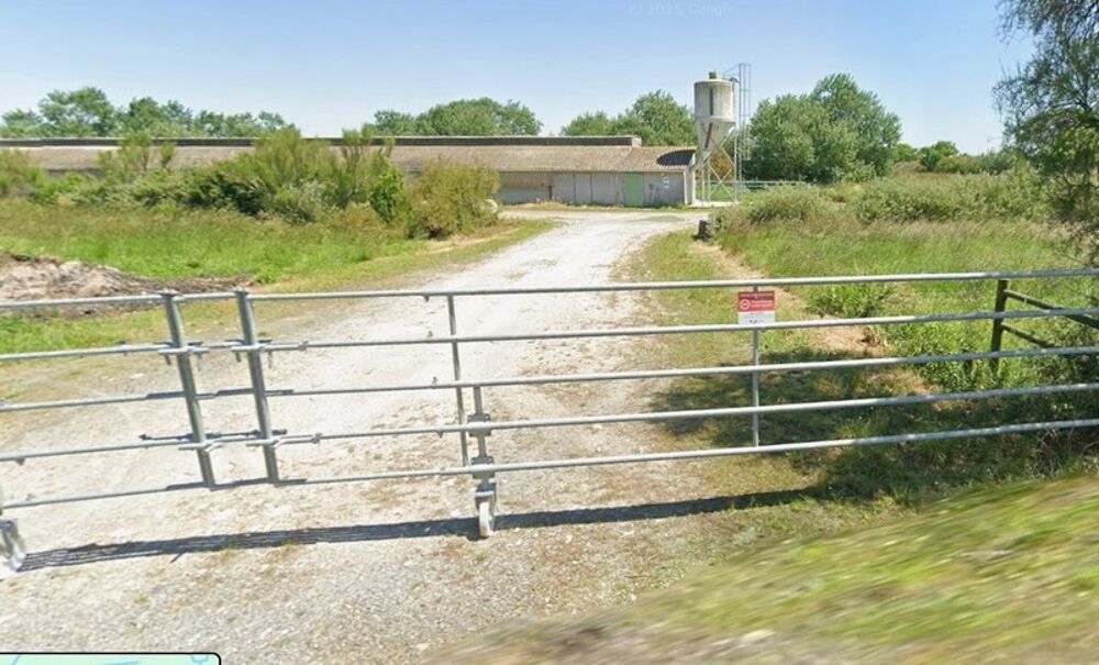 Propriété à vendre 12 pièces BEAUVOIR SUR MER (85)