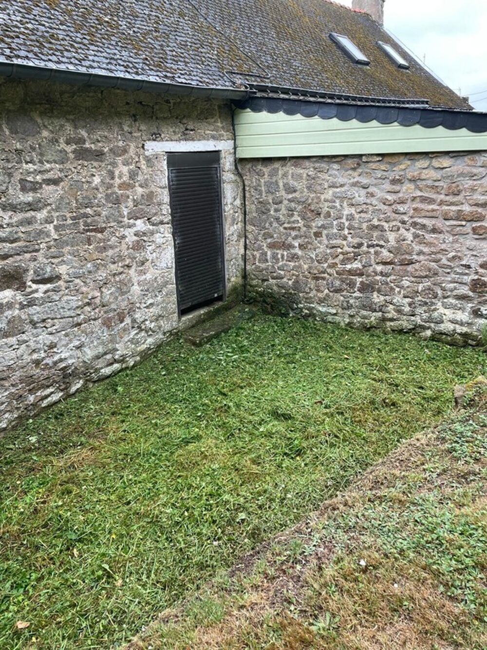 GUEMENE SUR SCORFF MAISON EN PIERRE 3 PIECES DE 53m² ENVIRON HABITABLE PARCELLE DE 108m² ENVIRON