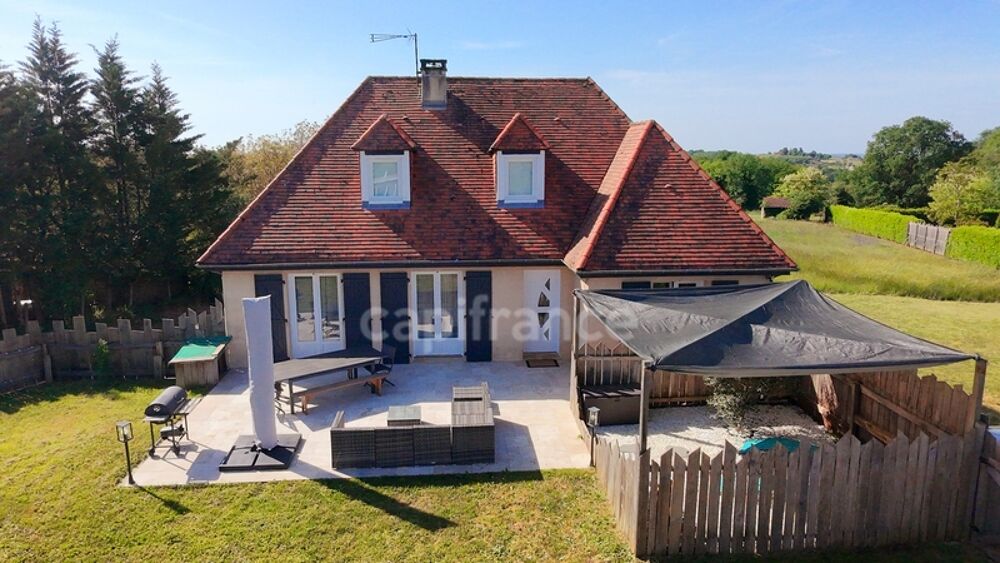 Maison à Salignac-Eyvigues, 155m², 7 pièces, 5 chambres, 5667m² de terrain, sans travaux, rentabilité, terrain en plus à bâtir