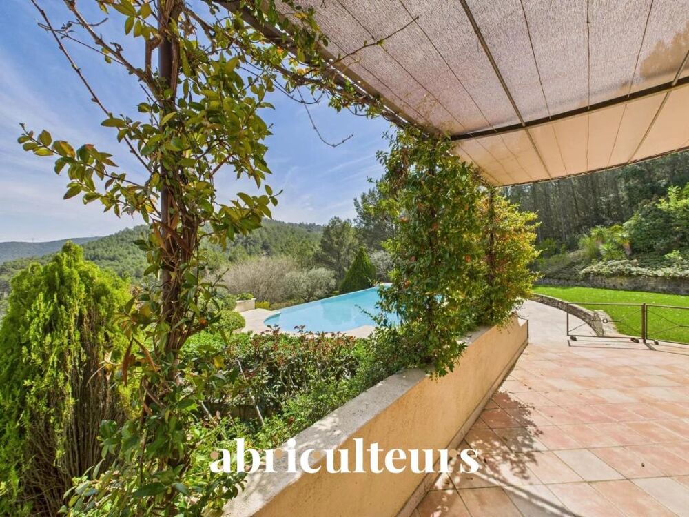 Vente Maison Splendide villa de 296 m² avec piscine, sauna, spa, terrain de 1,2 ha et vue exceptionnelle à Rognes (13840) Rognes