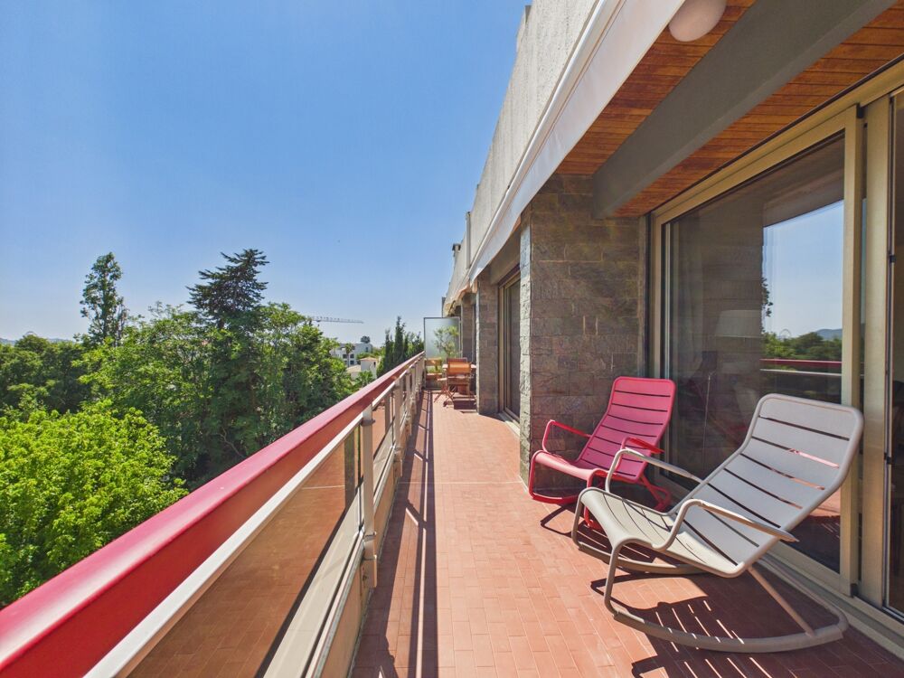À vendre Appartement T5 de 150 m² au dernier étage avec terrasse à Saint-Giniez MARSEILLE 8E ARRONDISSEMENT