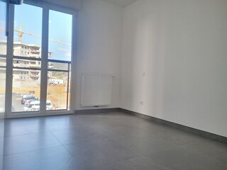  Appartement à louer 4 pièces 87 m²
