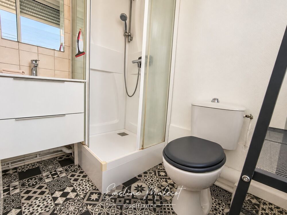Vente Appartement BORDEAUX SAINT-GENÈS / VICTOIRE – STUDIO RÉNOVÉ AVEC ESPACE NUIT EN MEZZANINE – VENDU MEUBLÉ Bordeaux