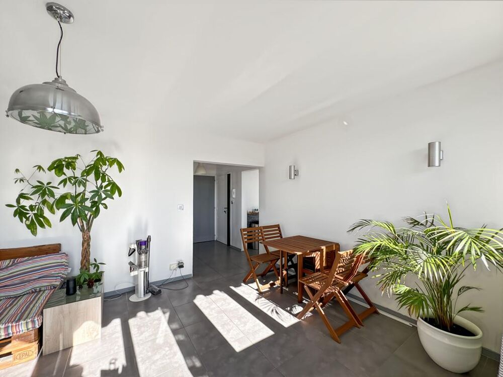 QUARTIER SAINT-AGNE, T4 EN DERNIER ÉTAGE AVEC BALCON SUD-OUEST ET PARKING EXTÉRIEUR, RÉSIDENCE SÉCURISÉE, RÉHABILITATION ÉNERGÉT