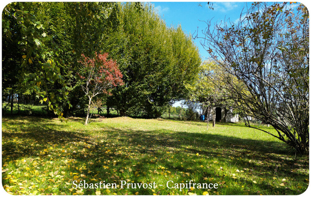 Vente Maison Maison à vendre 4 pièces NONTRON (24), Semi plain-pied, beau terrain clos 1845m2, sous-sol complet, secteur résidentiel Nontron