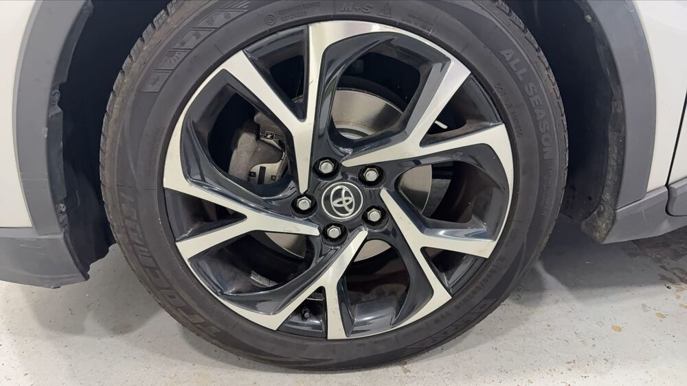 C-HR 1.8 VVT-i 122 Hybrid CVT Distinctive - Automatique Entretien 2019 occasion 54000 Nancy