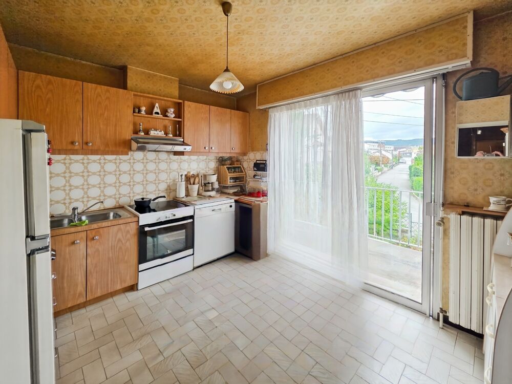 Vente Maison Maison indépendante avec beaux volumes et extérieur sans vis-à-vis à LONS LE SAUNIER (39) Lons le saunier