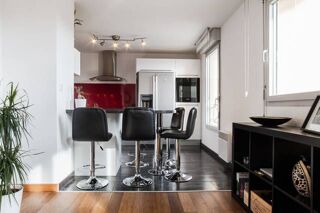 Appartement à louer 3 pièces 100 m²