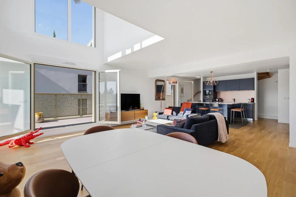 Duplex 5 pièces de 102 m² habitable et 102m² d'extérieur (balcon, terrasse et roof top) à Enghien-les-Bains