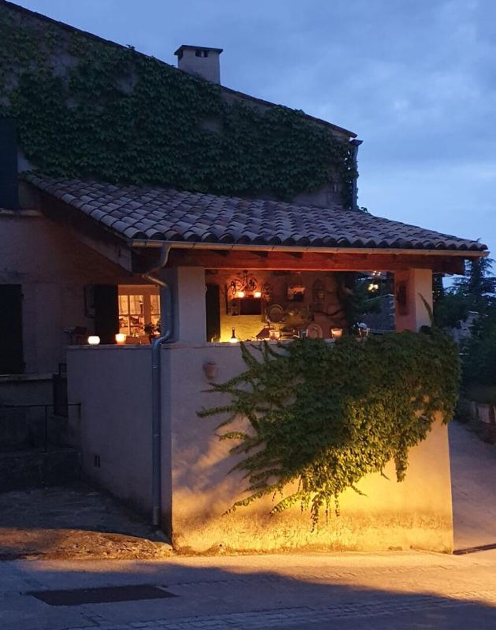 Vente Maison Maison de village 110 m² avec jardin de 265 m², garage et parking privé  Aurel Aurel