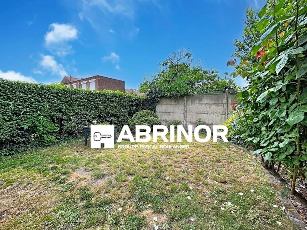 Vente Maison Maison ancienne à proximité immédiate de la Place du Travail, 5 chambres, 2 salles de bains ,jardin, garage 3 voitures Roubaix