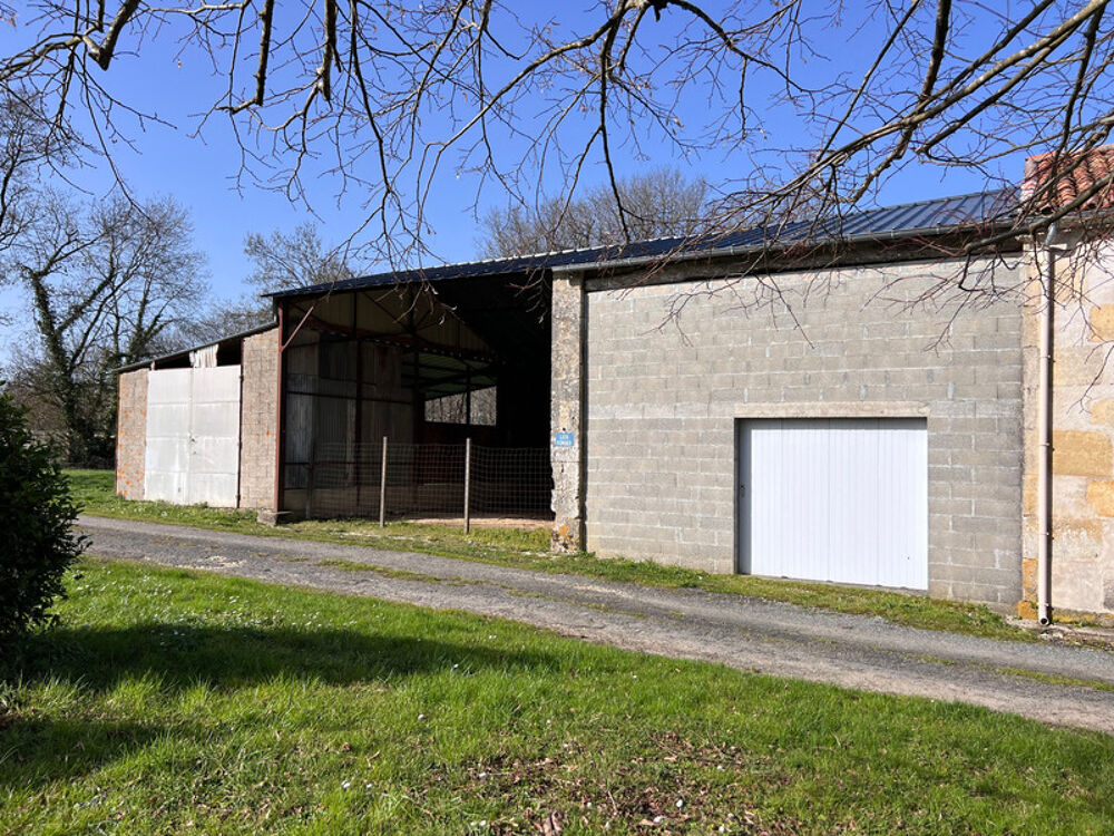 GRANGE à vendre AVEC TERRAIN AGRICOLE BURIE (17)
