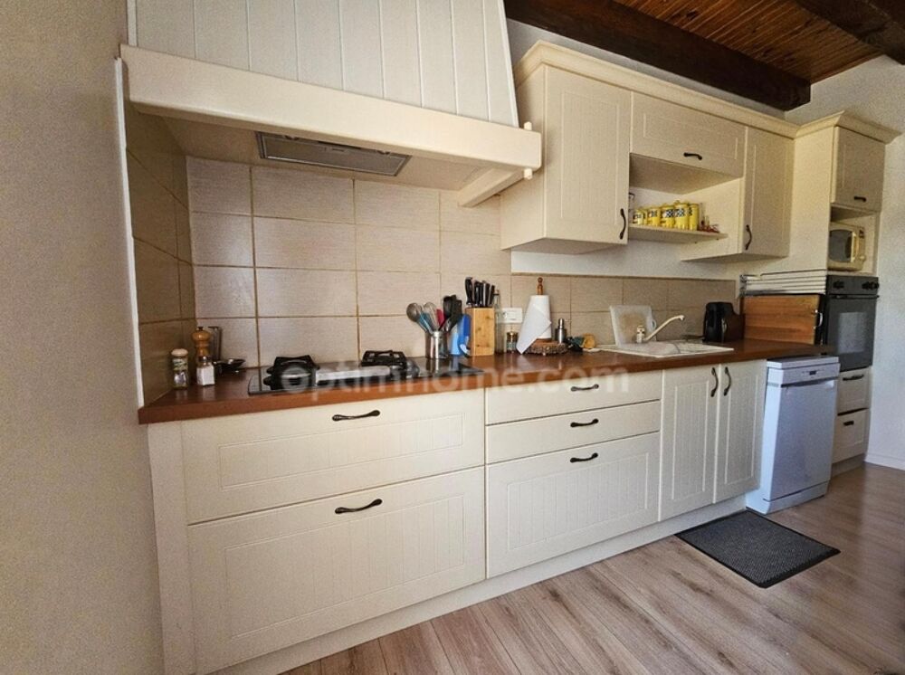 Vente Maison ? Maison familiale de 120 m², trois chambres et un bureau. 6 pièces PUYMOYEN (16) Puymoyen