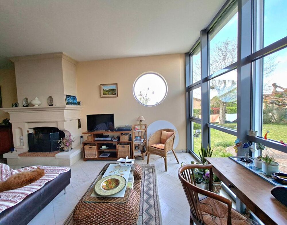 Belle Maison de village pierre à SAINT-Estèphe Médoc 6 pièce(s) 120 m2