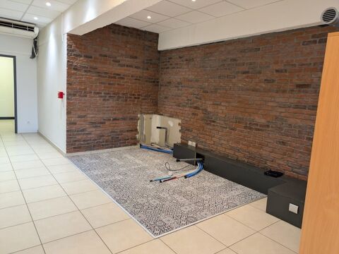 Dpt Is&egrave;re (38), &agrave; louer BOURGOIN JALLIEU Local commercial 75 m&sup2; 833 38300 Bourgoin jallieu