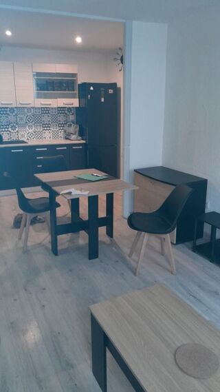  Appartement à louer 3 pièces 60 m²