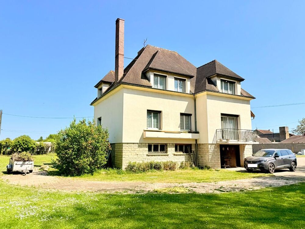 À 10 minutes de la gare LAROCHE-MIGENNES, Maison familiale de 220 m², 6 chambres, sur sous-sol total