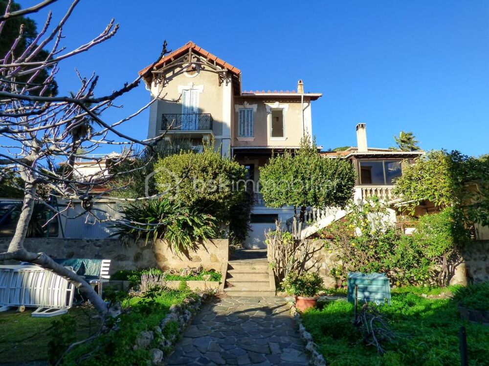 Sainte-Maxime  Centre-ville à pied, charme exceptionnel !
