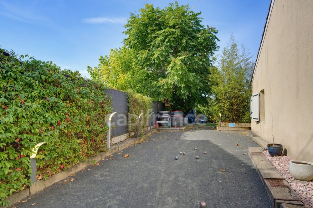 Vente Maison MAGNIFIQUE MAISON EN PIERRE DE 210 M² AVEC PISCINE, GARAGE ET BOULODROME – PROCHE ST EMILION & BORDEAUX La lande de fronsac