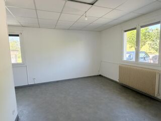  Appartement à louer 3 pièces 57 m²