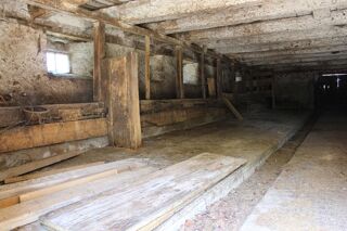  Remise / Grange à vendre 1 pièce 290 m²