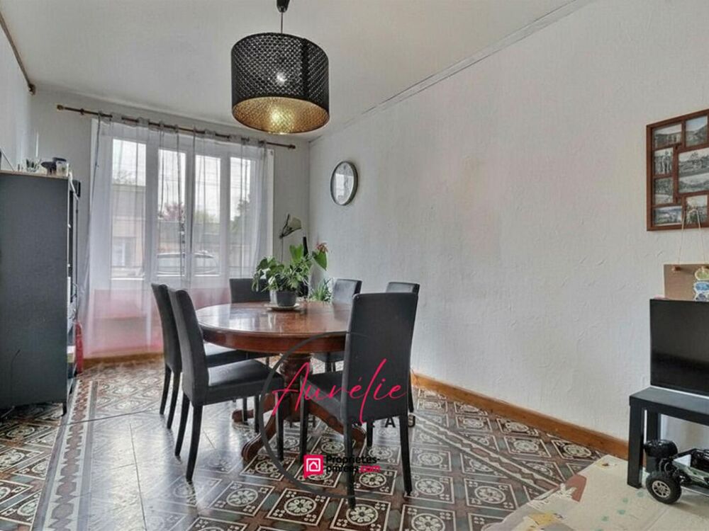 Maison de ville, 3 chambres, cours, garage