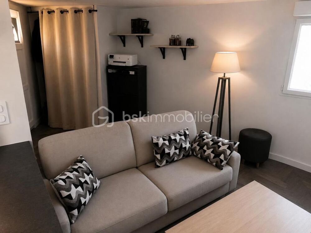 Centre bourg  Appartement 2 pièces rénové avec bureau