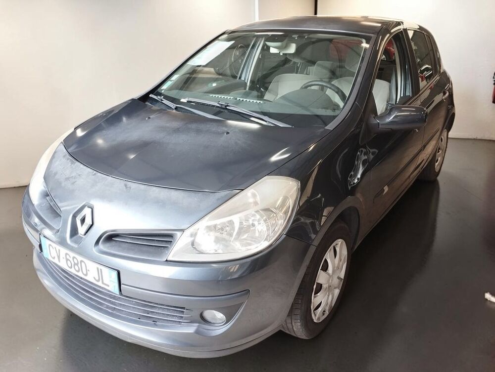 Clio III 1.5 DCI 85 PRIVILEGE 5P 2007 occasion 06640 Saint-Jeannet