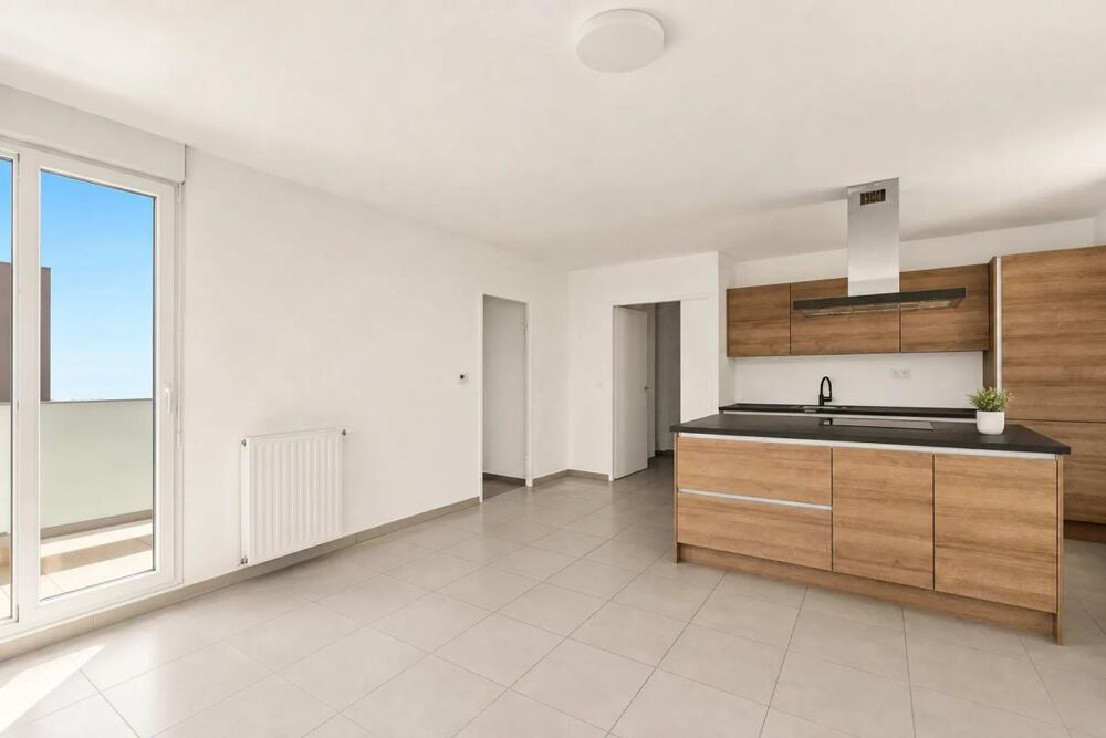 Appartement T4 lumineux  Lyon 8 proximité Galeries Lafayette et métro / tram